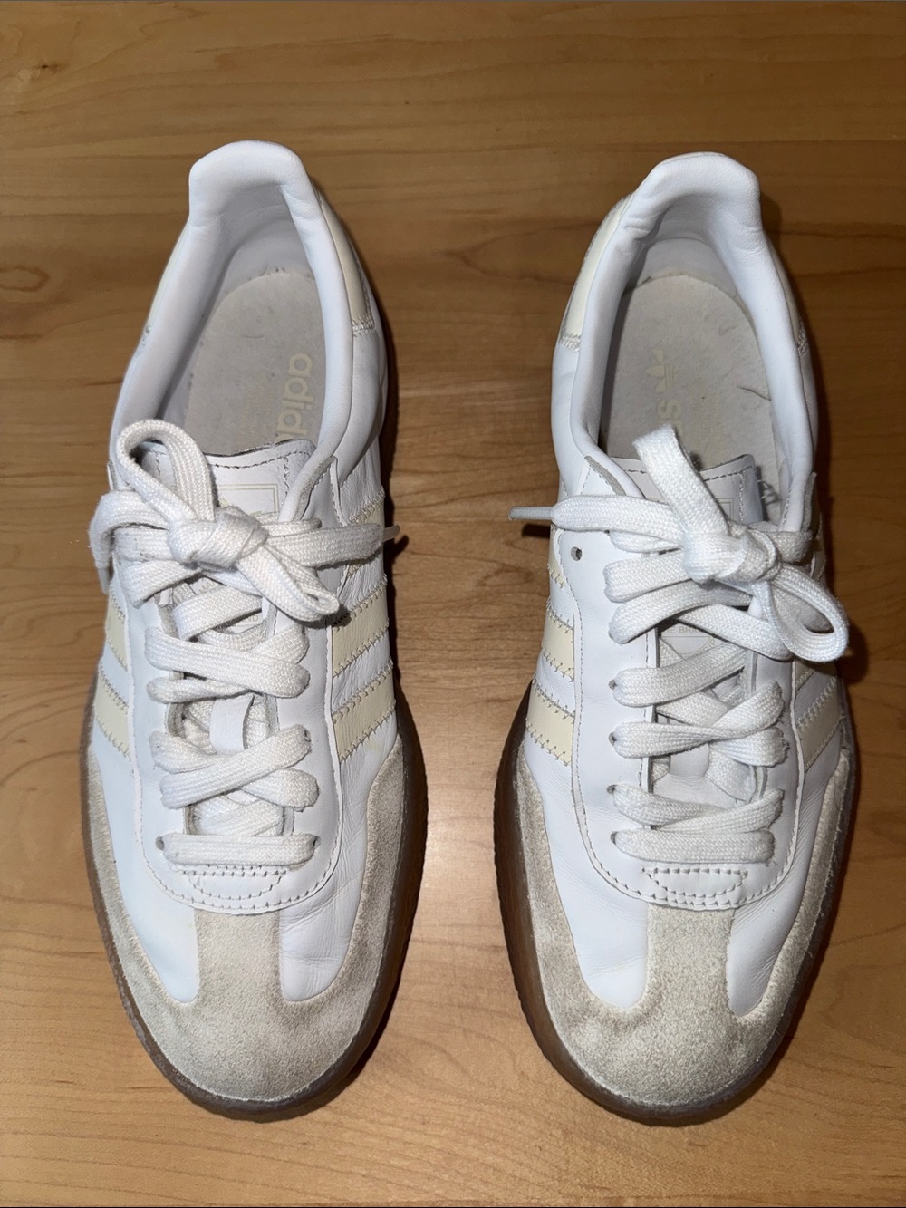 Adidas Women’s Sambae Gum Soles Sneakers in White size 7.5.